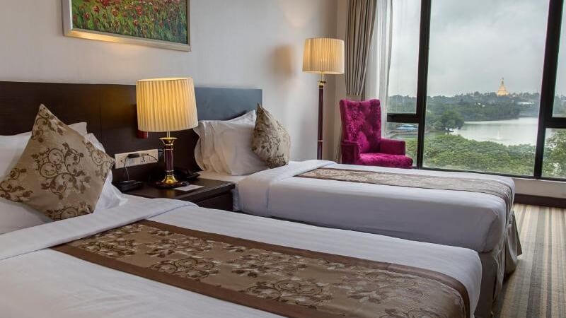 Premier Twin Room with Lake View