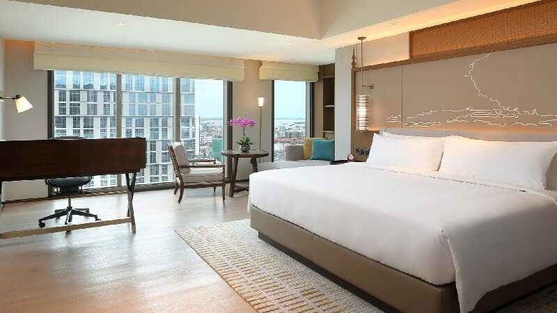 Premier Studio King