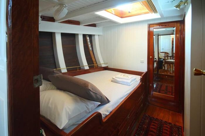 Guest cabin
