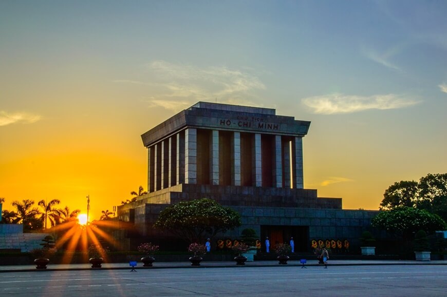 Visiting Ho Chi Minh Mausoleum