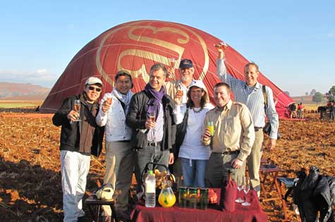 Experience hot air balloon in Bagan